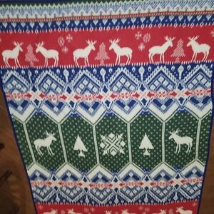 56" x 79" San Marcos Vintage Reversible Christmas Blanket throw